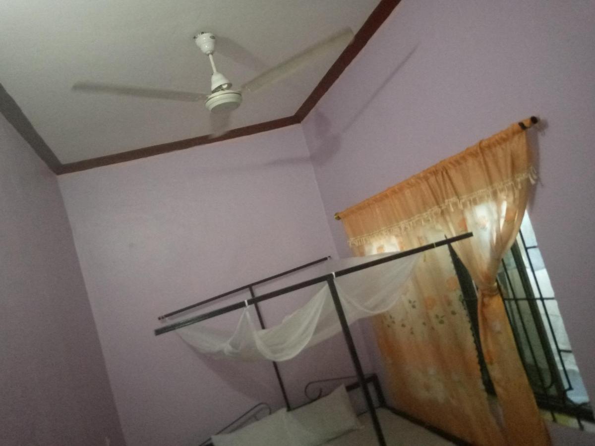 Kicec Bar And Guest House Airport Daressalam Exterior foto