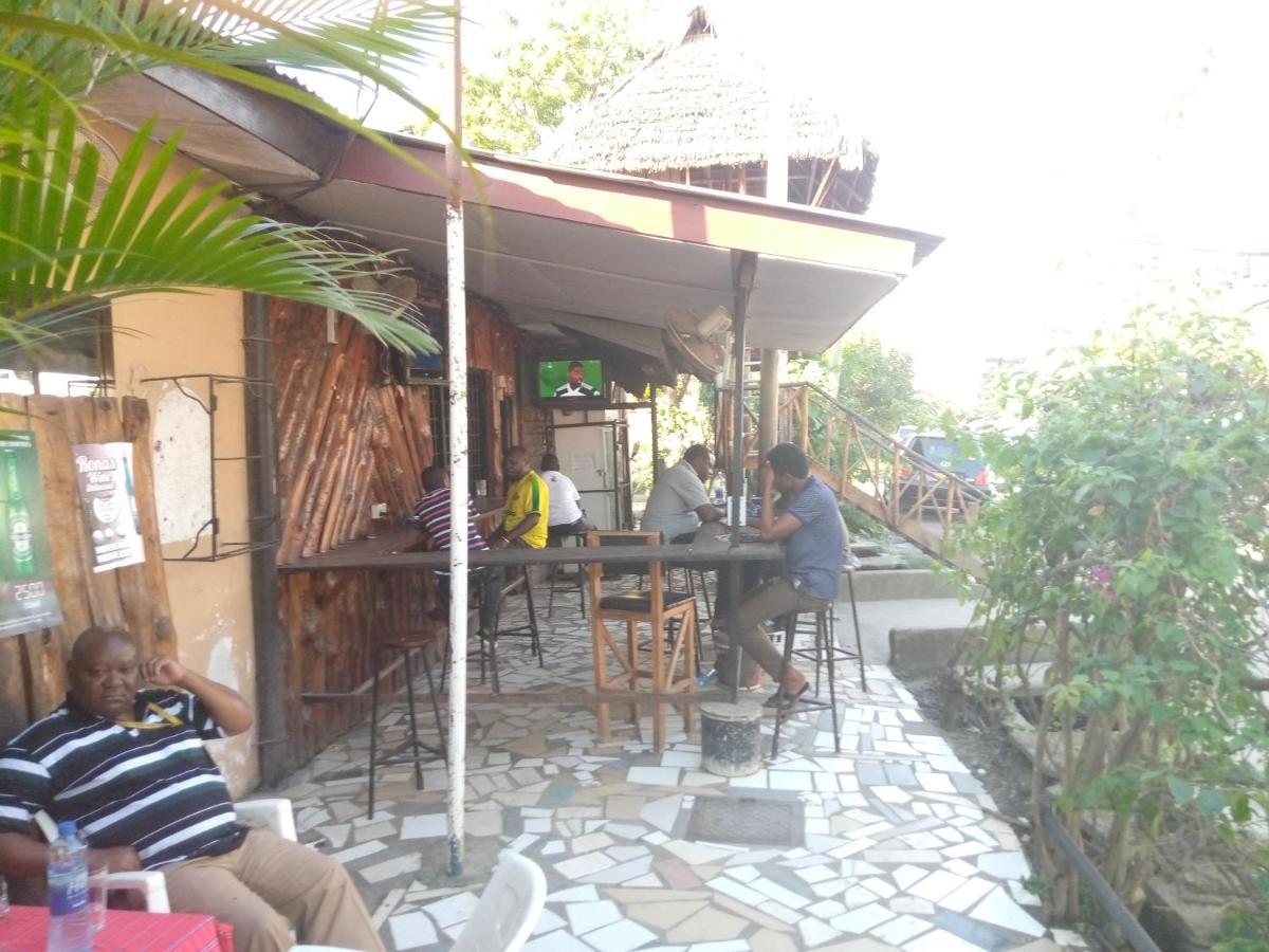 Kicec Bar And Guest House Airport Daressalam Exterior foto
