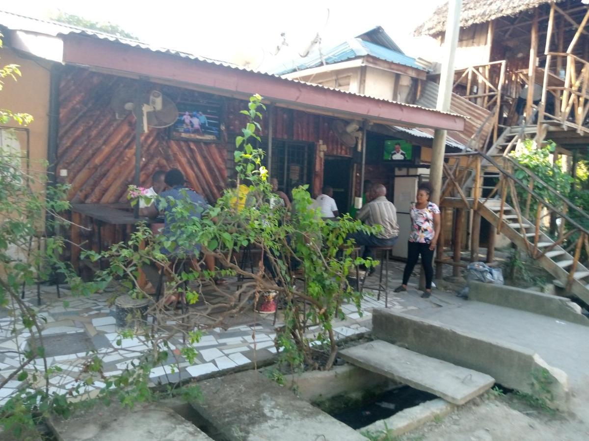 Kicec Bar And Guest House Airport Daressalam Exterior foto
